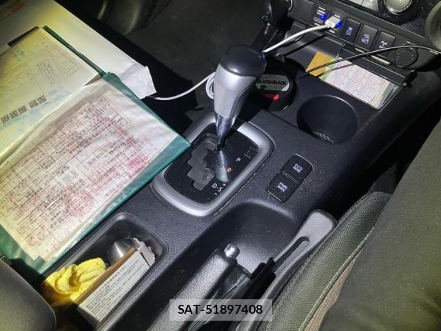 Toyota HILUX TRUCK 2018-06 7327480-13