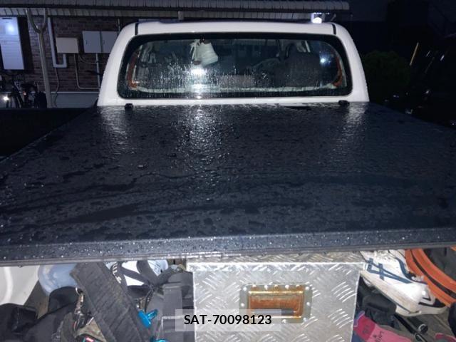 Toyota HILUX TRUCK 2021-06 7358093-24