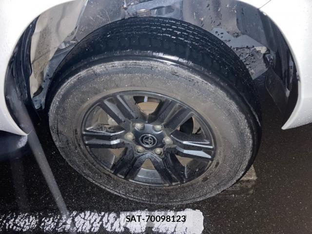 Toyota HILUX TRUCK 2021-06 7358093-3