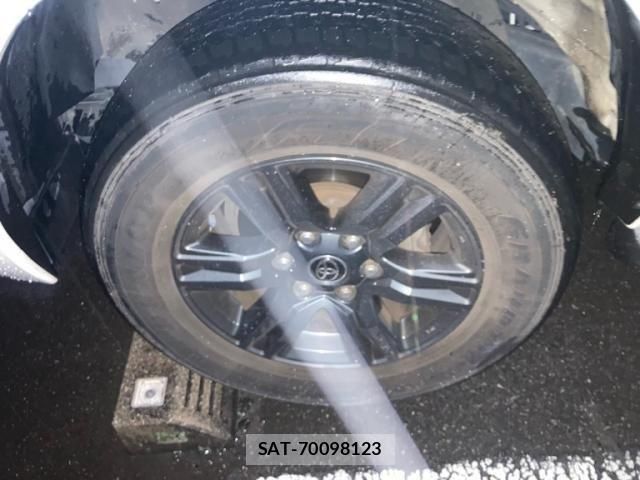 Toyota HILUX TRUCK 2021-06 7358093-6