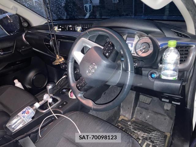 Toyota HILUX TRUCK 2021-06 7358093-8