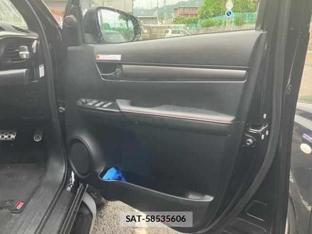 Toyota HILUX TRUCK 2022-12 7358090-11