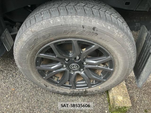 Toyota HILUX TRUCK 2022-12 7358090-7