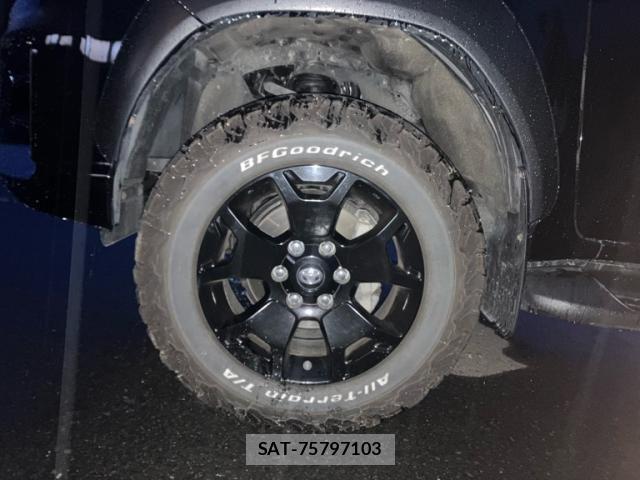 Toyota HILUX TRUCK 2019-04 7358098-11