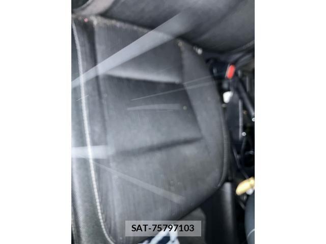 Toyota HILUX TRUCK 2019-04 7358098-15