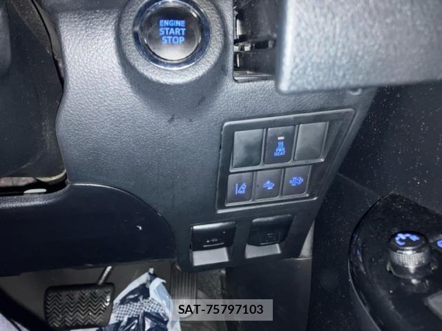 Toyota HILUX TRUCK 2019-04 7358098-25