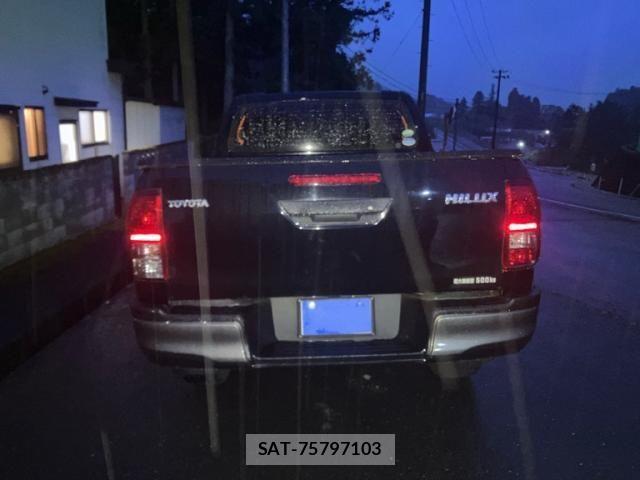 Toyota HILUX TRUCK 2019-04 7358098-4