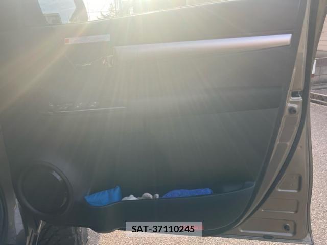 Toyota HILUX TRUCK 2022-08 7358089-11