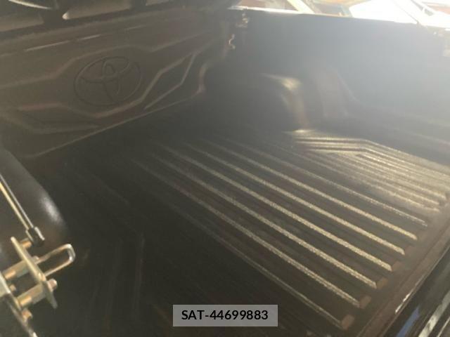 Toyota HILUX TRUCK 2021-06 7358088-5