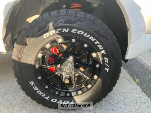 Toyota HILUX TRUCK 2022-09 7392362-11