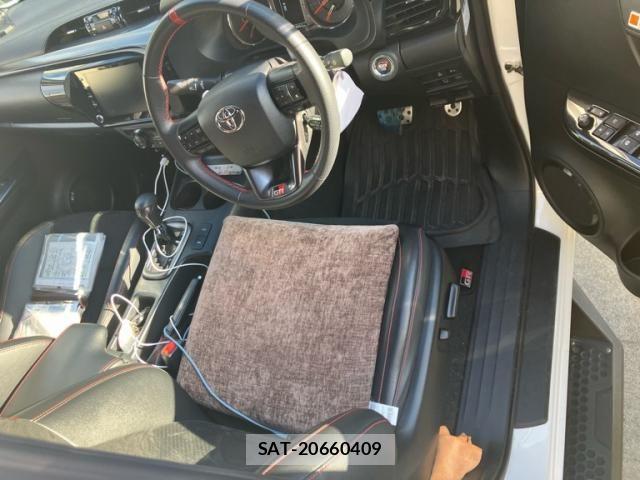 Toyota HILUX TRUCK 2022-09 7392362-17