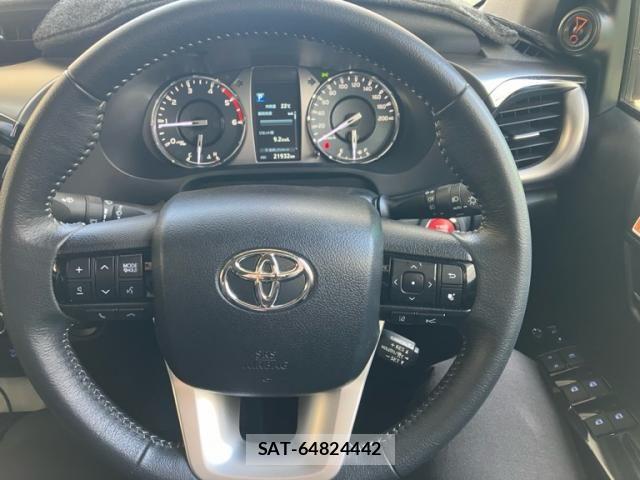 Toyota HILUX TRUCK 2021-05 7392357-14