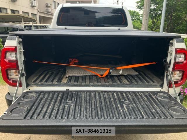 Toyota HILUX TRUCK 2023-12 7454770-11