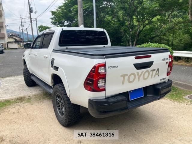 Toyota HILUX TRUCK 2023-12 7454770-1