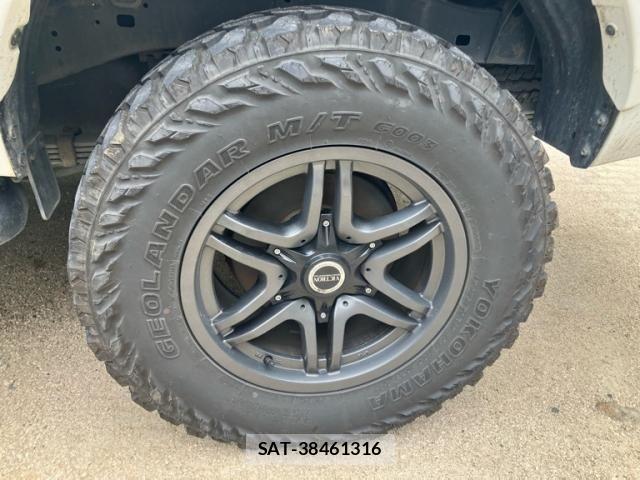 Toyota HILUX TRUCK 2023-12 7454770-5