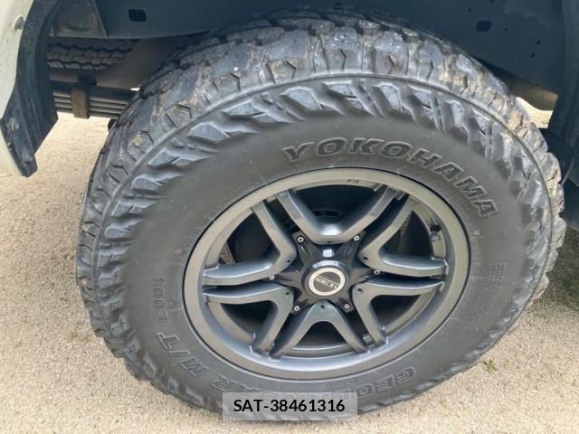 Toyota HILUX TRUCK 2023-12 7454770-6