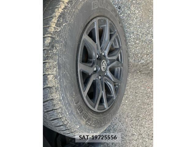 Toyota HILUX TRUCK 2022-07 7454773-6