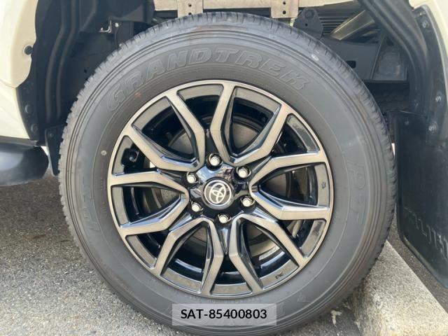 Toyota HILUX TRUCK 2023-10 7508842-6