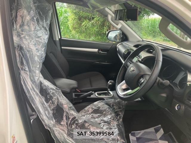 Toyota HILUX TRUCK 2018-12 7562227-11