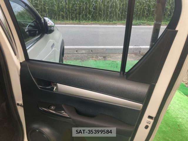 Toyota HILUX TRUCK 2018-12 7562227-5