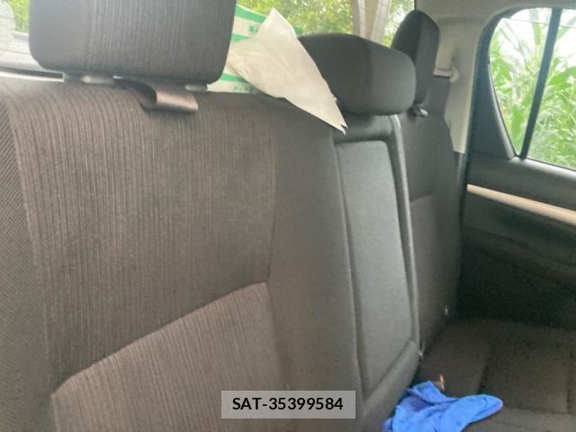 Toyota HILUX TRUCK 2018-12 7562227-7