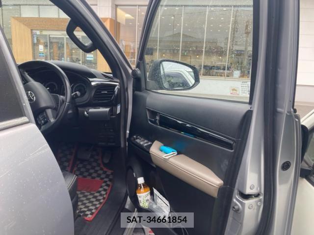 Toyota HILUX TRUCK 2020-01 7617009-9