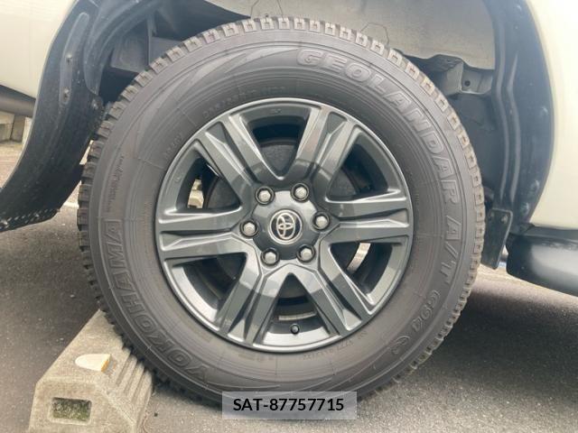 Toyota HILUX TRUCK 2022-08 7617007-9