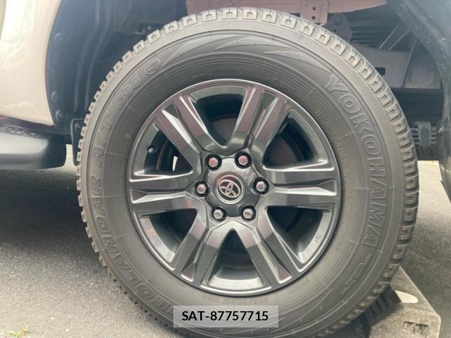 Toyota HILUX TRUCK 2022-08 7617007-6