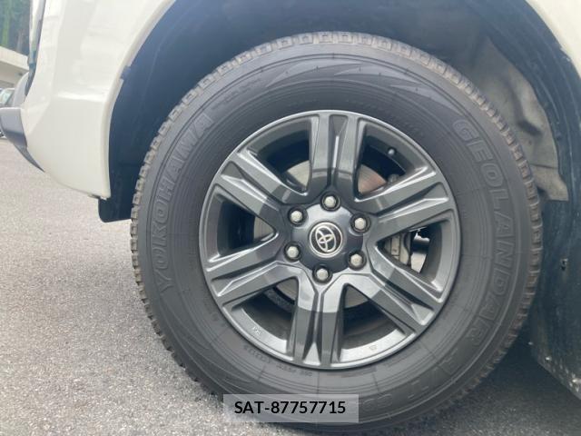 Toyota HILUX TRUCK 2022-08 7617007-8