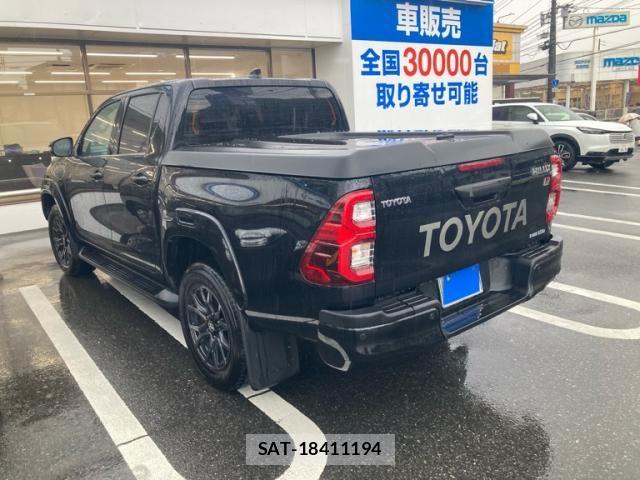 Toyota HILUX TRUCK 2023-03 7617006-1