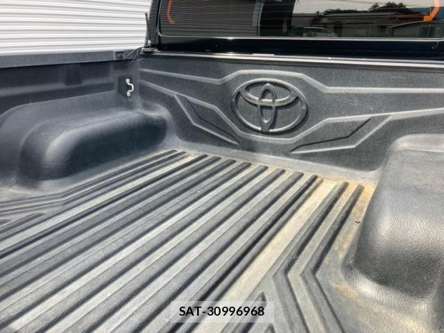 Toyota HILUX TRUCK 2021-02 7724083-12