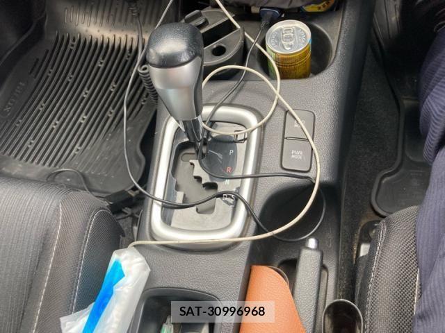Toyota HILUX TRUCK 2021-02 7724083-21