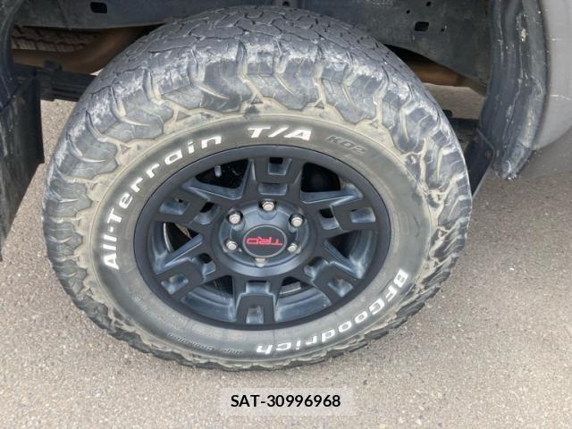 Toyota HILUX TRUCK 2021-02 7724083-6