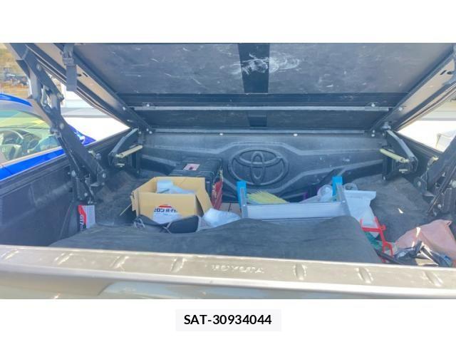 Toyota HILUX TRUCK 2021-04 7724084-17