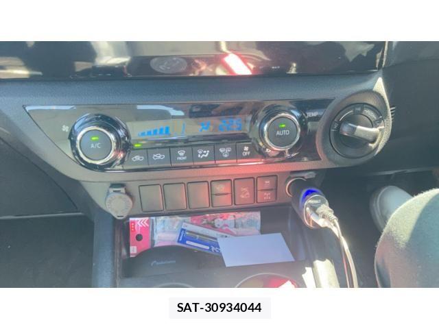 Toyota HILUX TRUCK 2021-04 7724084-8