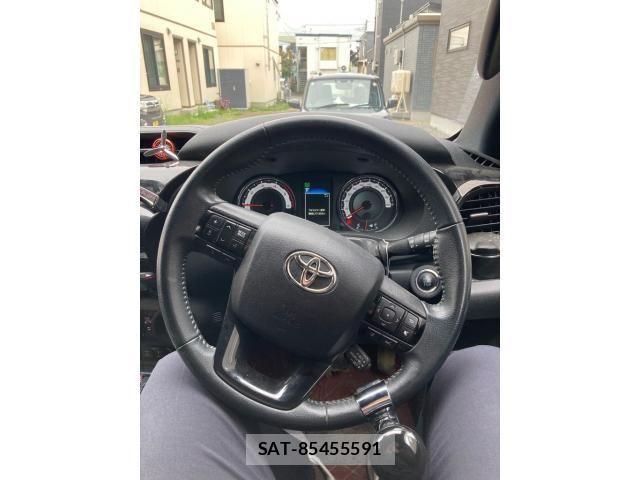 Toyota HILUX TRUCK 2019-08 7724085-12