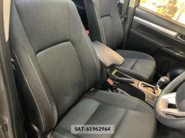 Toyota HILUX TRUCK 2023-03 7724070-9