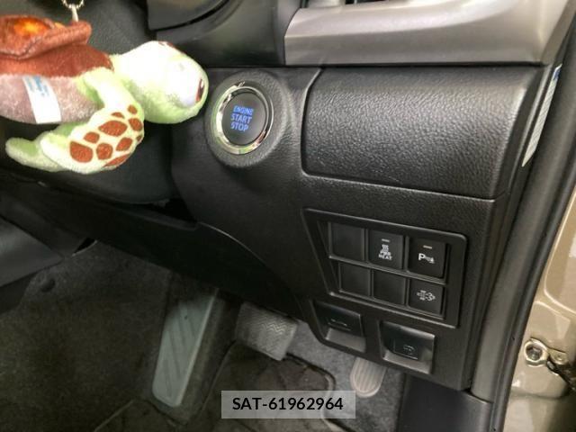 Toyota HILUX TRUCK 2023-03 7724070-12