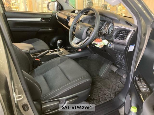 Toyota HILUX TRUCK 2023-03 7724070-8