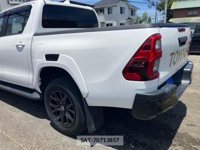 Toyota HILUX TRUCK 2023-08 7724067-9