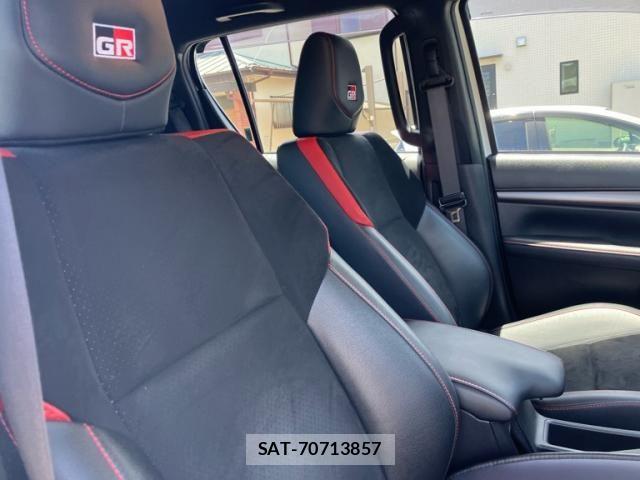Toyota HILUX TRUCK 2023-08 7724067-12