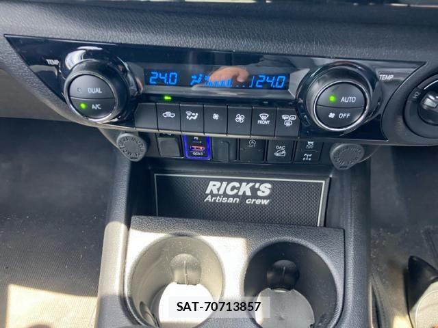 Toyota HILUX TRUCK 2023-08 7724067-24