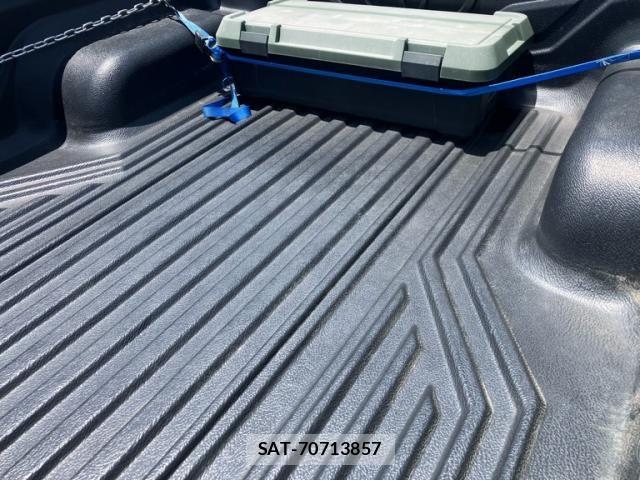 Toyota HILUX TRUCK 2023-08 7724067-7