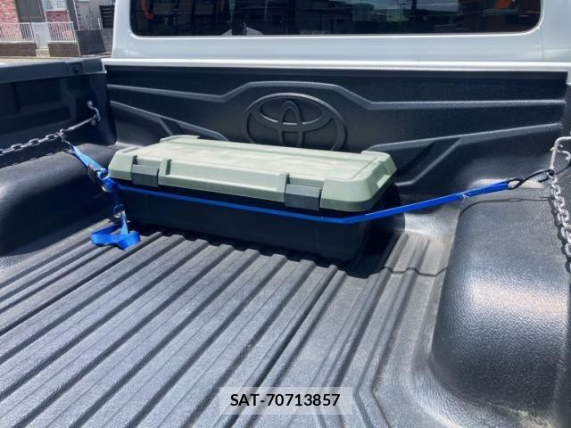 Toyota HILUX TRUCK 2023-08 7724067-8