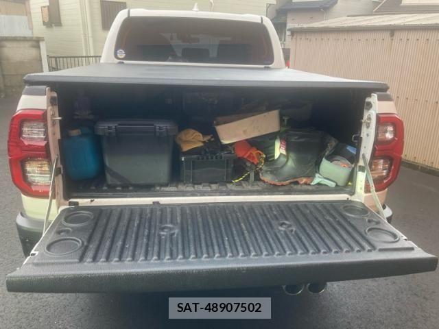 Toyota HILUX TRUCK 2022-09 7724068-12