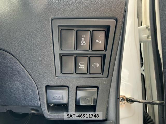 Toyota HILUX TRUCK 2022-04 7785559-16