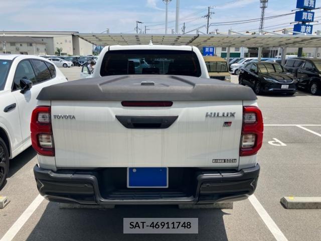 Toyota HILUX TRUCK 2022-04 7785559-2