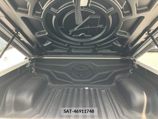 Toyota HILUX TRUCK 2022-04 7785559-7