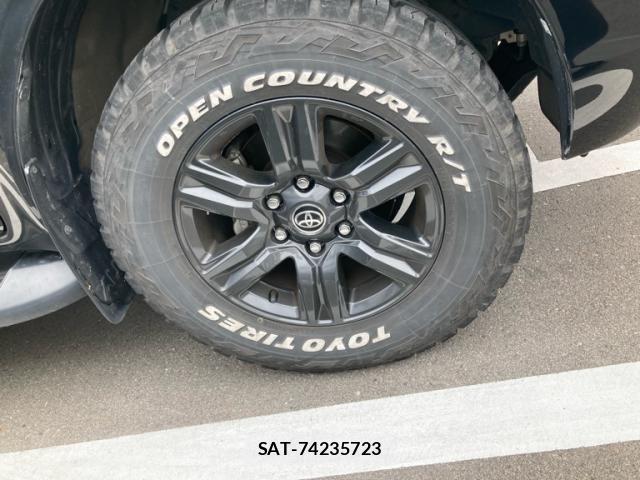 Toyota HILUX TRUCK 2022-10 7785556-9