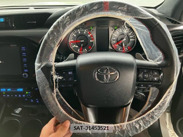 Toyota HILUX TRUCK 2022-05 7785562-11